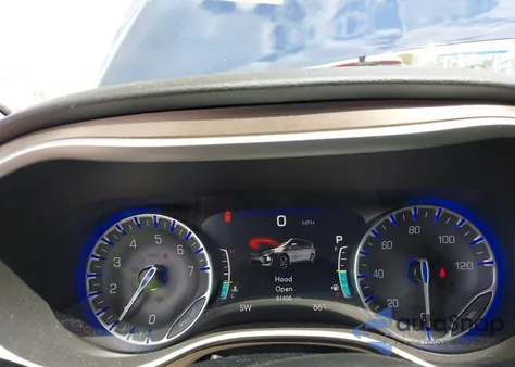 2018 Chrysler Pacifica Touring L z USA, uszkodzony, nr VIN 2C4RC1BGXJR350631